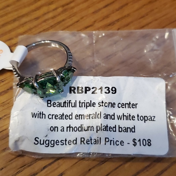 Ring - Picture 3 of 3